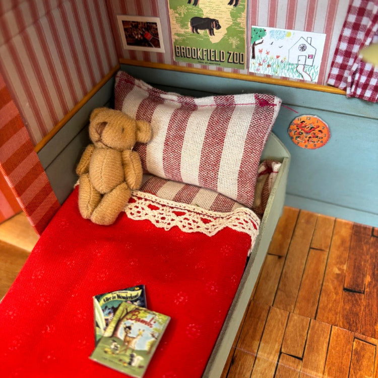 Mouse Mansion To Go - Bedroom